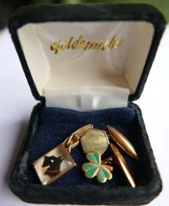 Vintage Trefoil Cufflinks: Reverse Carved Lucite, Gilded Copper