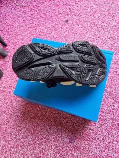 black hoka's