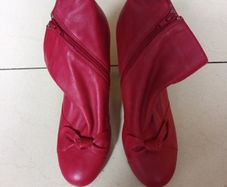 Schuh Red Ankle Boots.   S.7.  NEW.