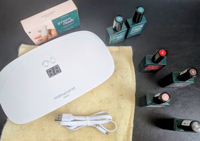 Manucurist Green Flash nail kit,LED lamp and 4 colours