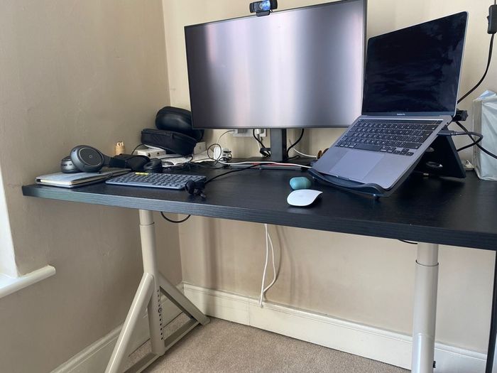 Desk table