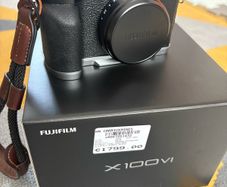 Fujifilm X100Vi