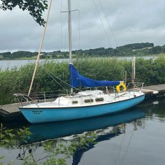 Achilles 24 Fin Keel Sailing Cruiser
