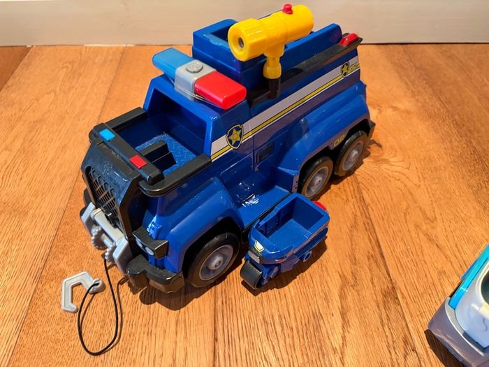 Paw Patrol bundle(Tower,  Vehicles and characters)