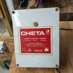 Cheta electric mains fencer