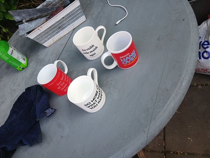 4 retro mugs