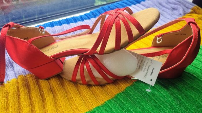 allroom Latin Sansha girl low heel dance shoes NEW size 8 (around 5uk)