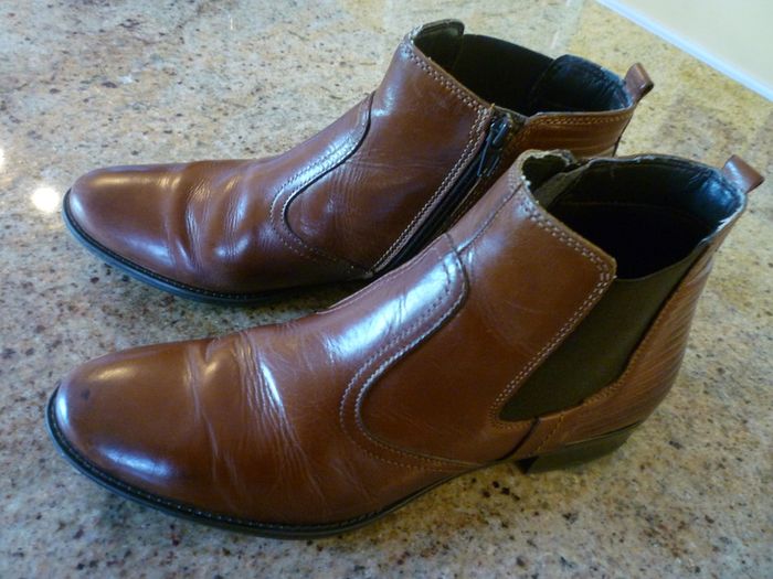 Brown Leather Chelsea Ladies Boots.  Side Zip. Colour Saddle Brown. Brand Ellen Blake.  Size Uk 6 / Eu 39.   In Very Good Condition. Quality Leather