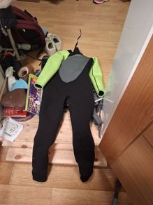 kids wetsuit