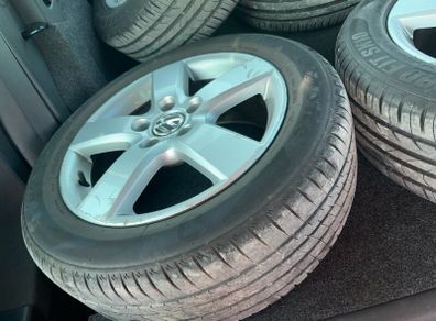 4 genuine good Volkswagen wheels and decent tyres