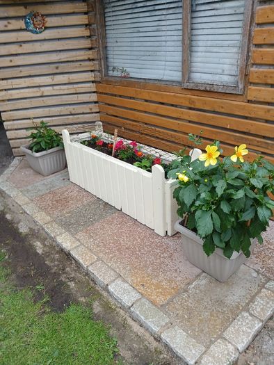 garden flower boxes
