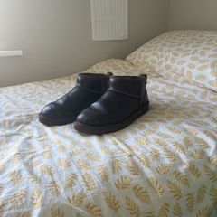 Men's Brown Leather Australian UGG boots size UK9