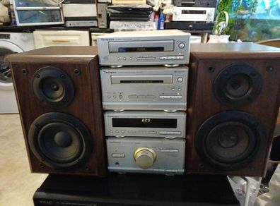 Technics cd,radio and cassette deck. With remote control.
