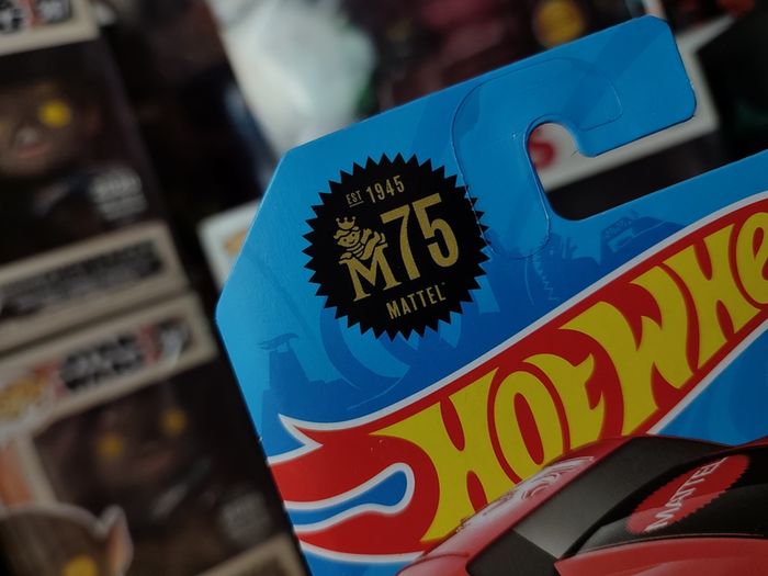Red Circle Tracker ! Mattel 75th Anniversary ! Hot Wheels ! 2018 ! Mattel !