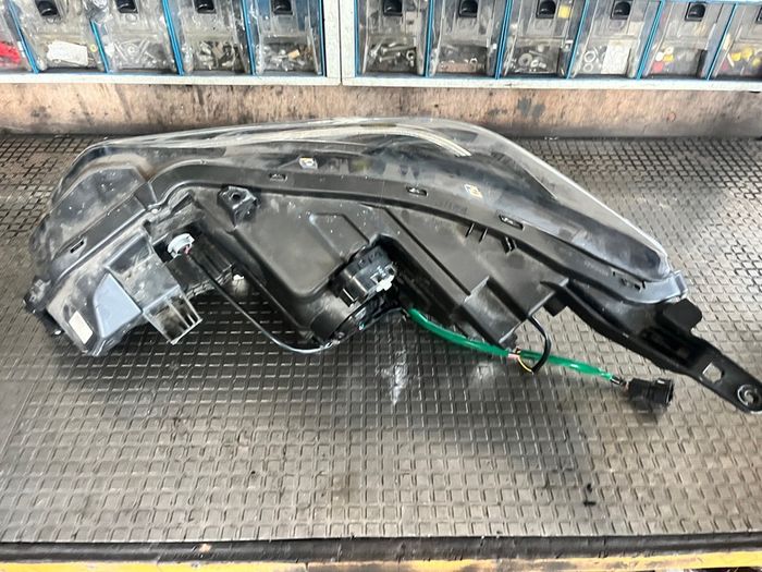 Headlight Nissan Leaf