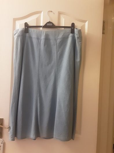 Skirt/M&S Skater Style Skirt .. Size: 22 UK .. 50 EU