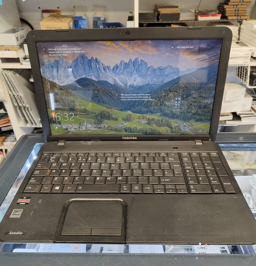 Toshiba Satellite C850D Laptop AMD E1-1200 1.40GHz 8GB RAM 128GB SD Windows 10 Pro HDMI