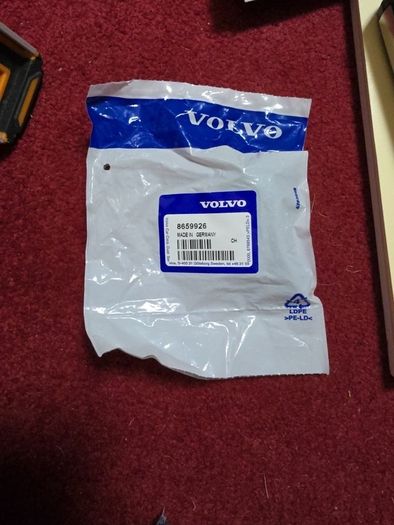 Volvo XC90 Gen 2033 to 2014. Headlight washer noozle and cover. Genuine parts. Brand new