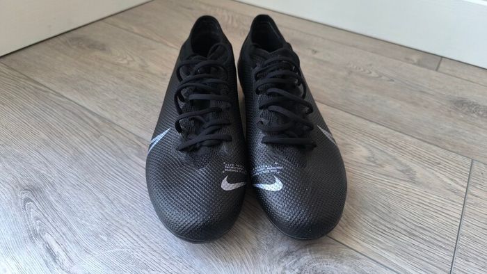 Nike Mercurial Vapor 13 Pro FG  Size 8
