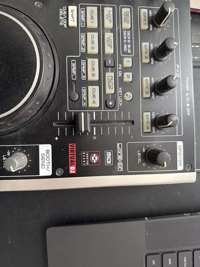 Denon DJ controller MC-6000