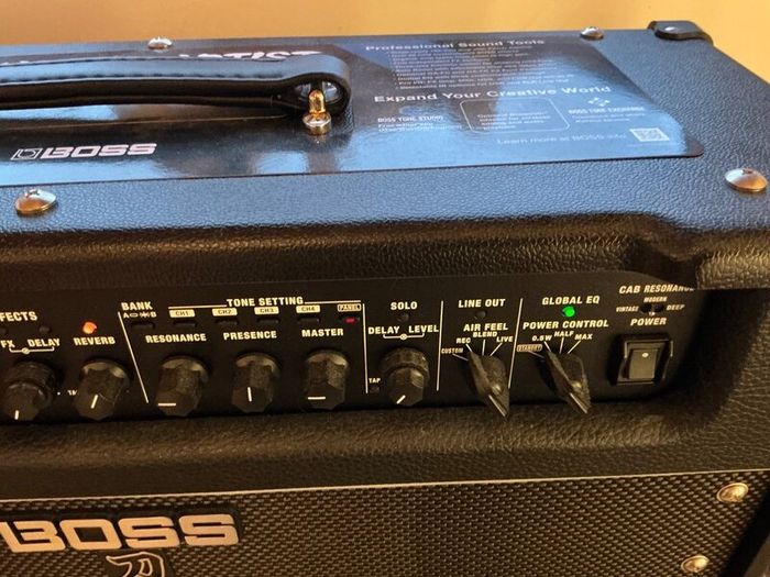 Boss Katana Artist gen 3 100watt head