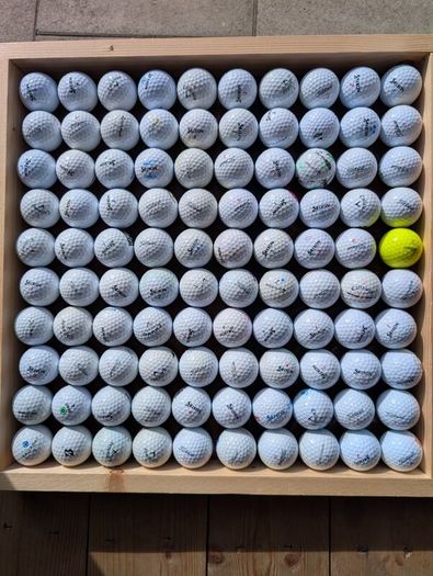 100 Branded golf balls