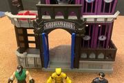 Batman Playset Gotham City Jail and figures