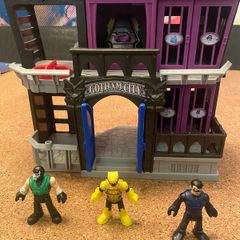 Batman Playset Gotham City Jail and figures