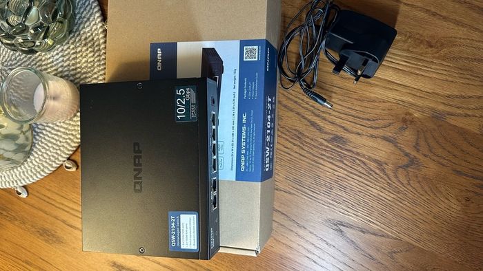 QNAP QSW-2104-2T 10GbE and 2.5GbE Switch. Boxed. Like New