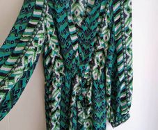 beautiful dress Zara printed long sleeve V neck geometric dress bloggers , puffed sleeve dress
