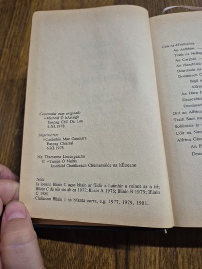 Vintage 1978 Irish An Leabhar Aidrinn an Domhnaigh. In Irish Sunday Missal.