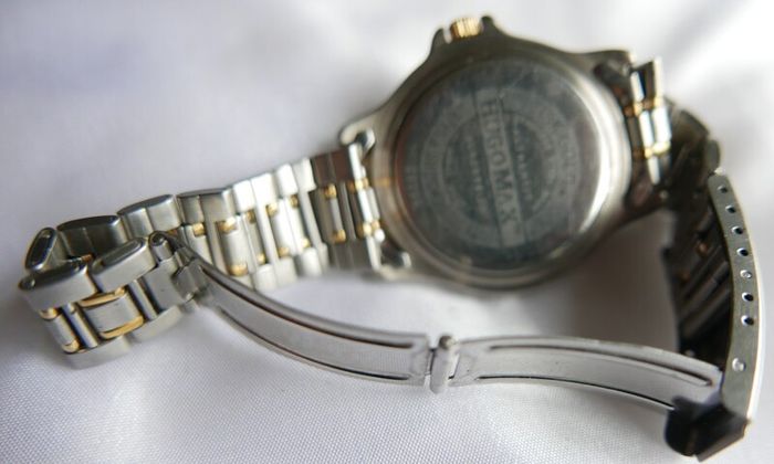 Hugo Maxx  Euro Design 18K Plated Diver Analog Quartz Watch New Battery