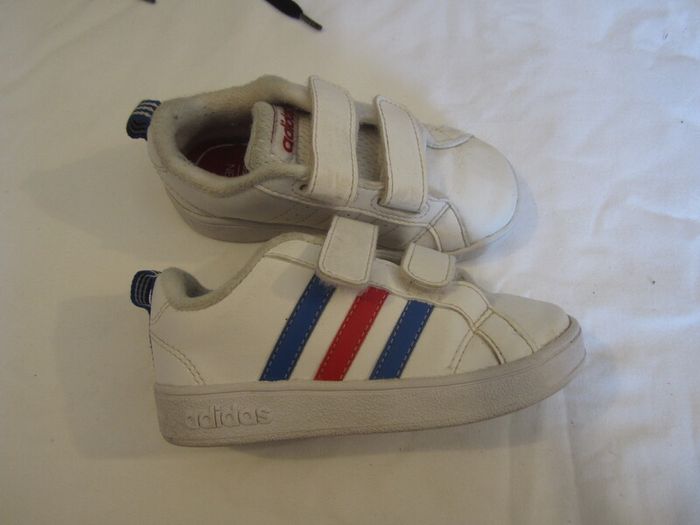 ADIDAS   size junior 7    ...24