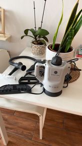 Handheld steam cleaner