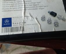 mercedes lock nut set