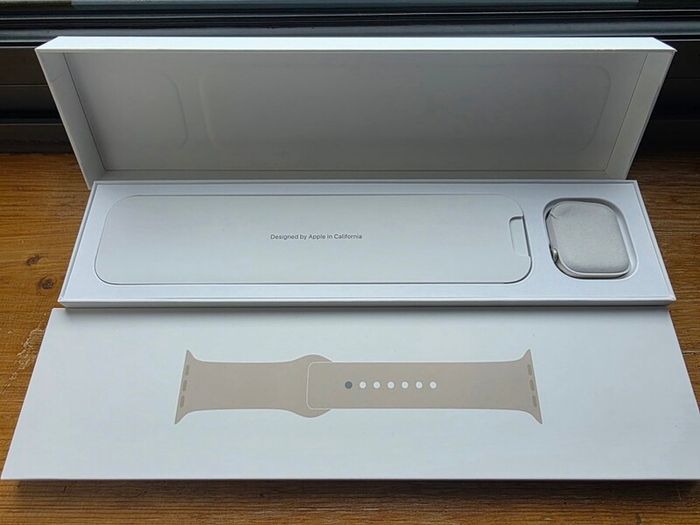 Apple Watch Series 8 - Starlight Aluminium Case