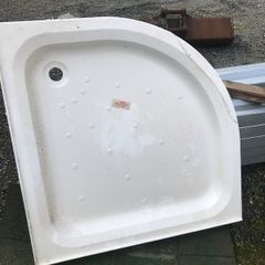 Shower tray