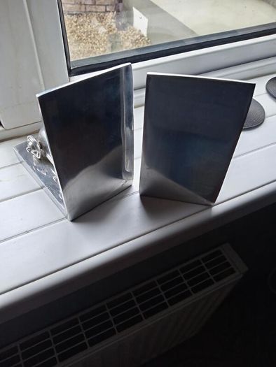 2 aluminum bookends