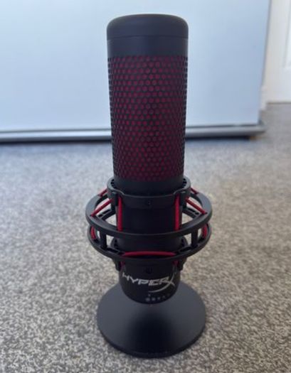 Microphone Hyper x quad cast/with the stand for mic