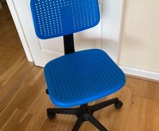 Kids desk chair