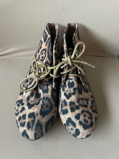 Leopardskin ankle boots