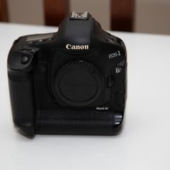 Canon EOS-1D Mark IV DSLR Camera  Full Frame CMOS Pro Body