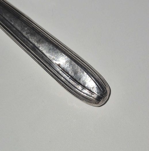 Robert Trickett, C.1775. Sterling Silver George III. 5 knives, 1775, 20cm, 240g