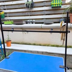 grooming table
