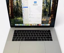 2018 Apple 15" MacBook Pro A1990 Touch Bar Intel i7 16GB RAM 1TB SSD