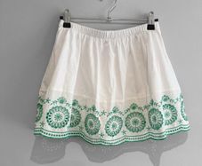 Pre Owned Primark White & Green Embroidered Skort