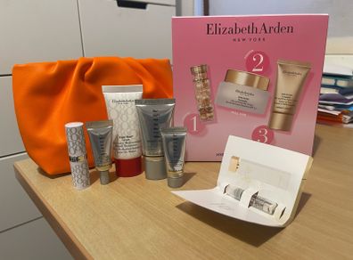 Elizabeth Arden Hydrate and Tighten set - NEW
