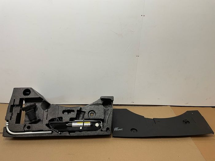 Vw Passat Estate 2014 Jack Tool