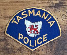 Vintage Tasmania Police, Australia, Shoulder Badge, obsolete - free standard postage