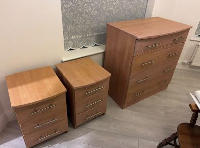 chest of drawers